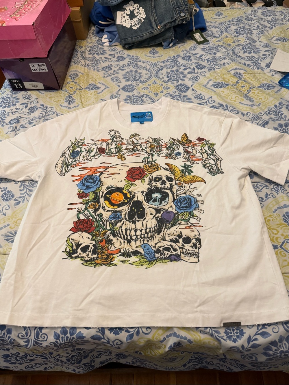Godspeed Men’s White Graphic Skull & Rose Short Sleeve Tee by